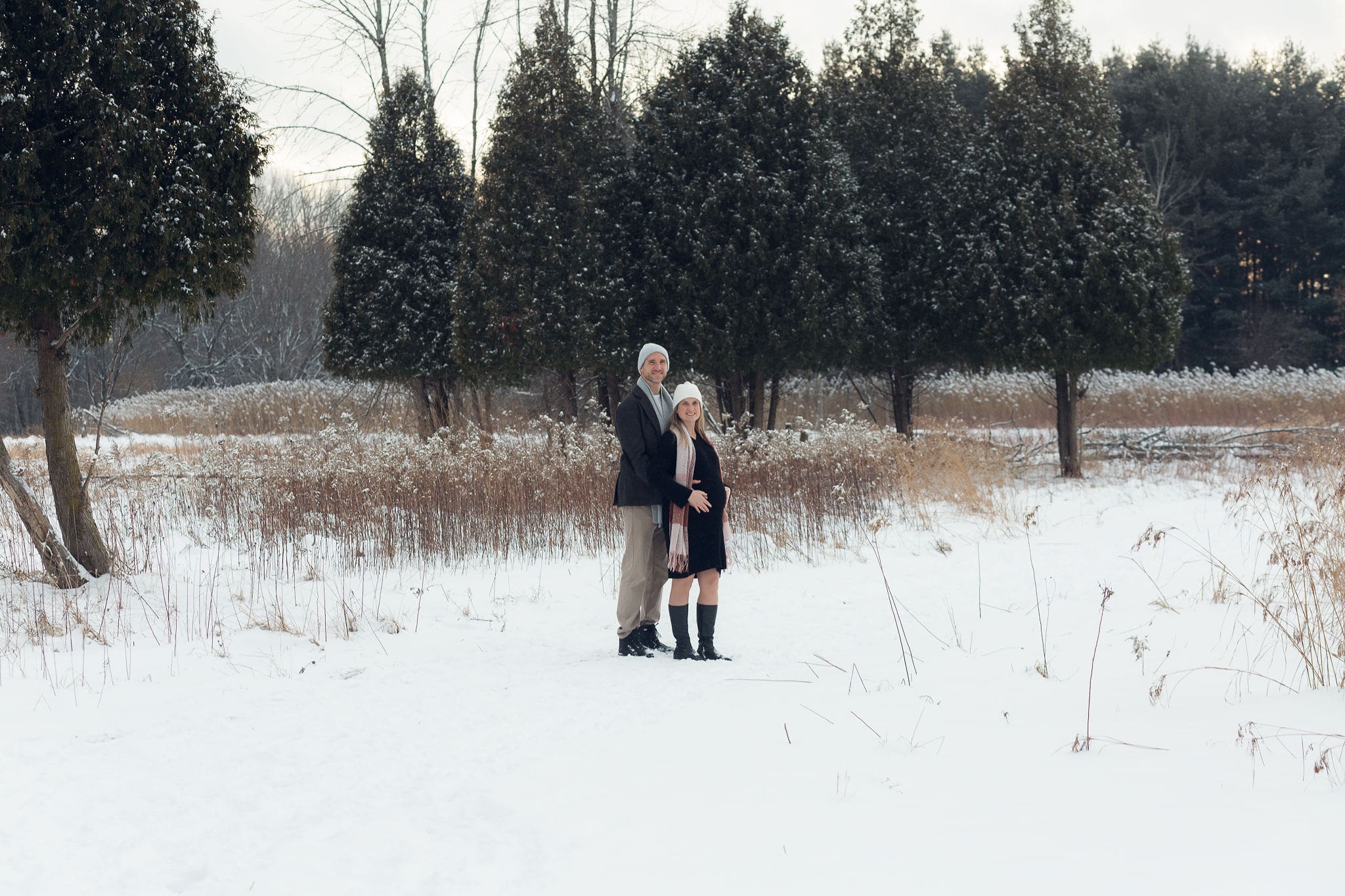 Séance maternité hivernale sous la neige au Parc des Îles-de-Boucherville