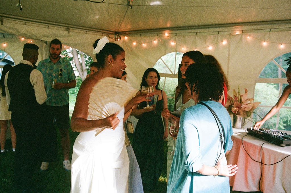 Intimate wedding dinner at Un Momento Bromont in Quebec
