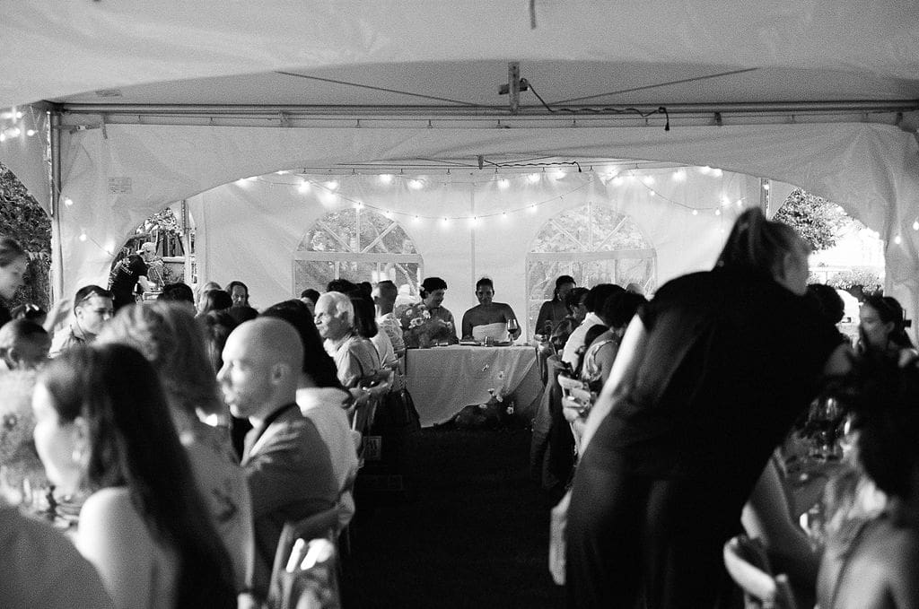 Intimate wedding dinner at Un Momento Bromont in Quebec