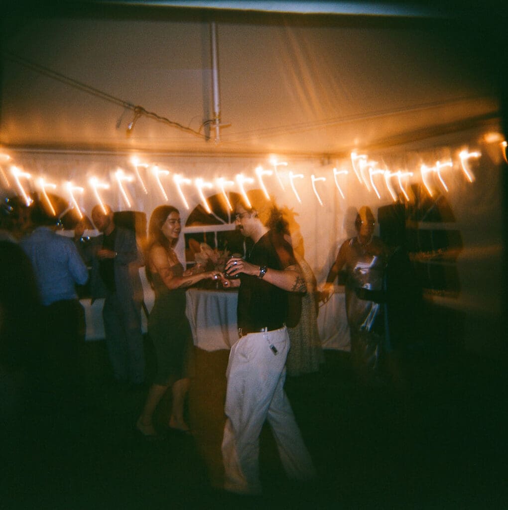 Intimate wedding dinner at Un Momento Bromont in Quebec