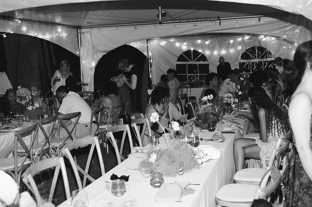 Intimate wedding dinner at Un Momento Bromont in Quebec