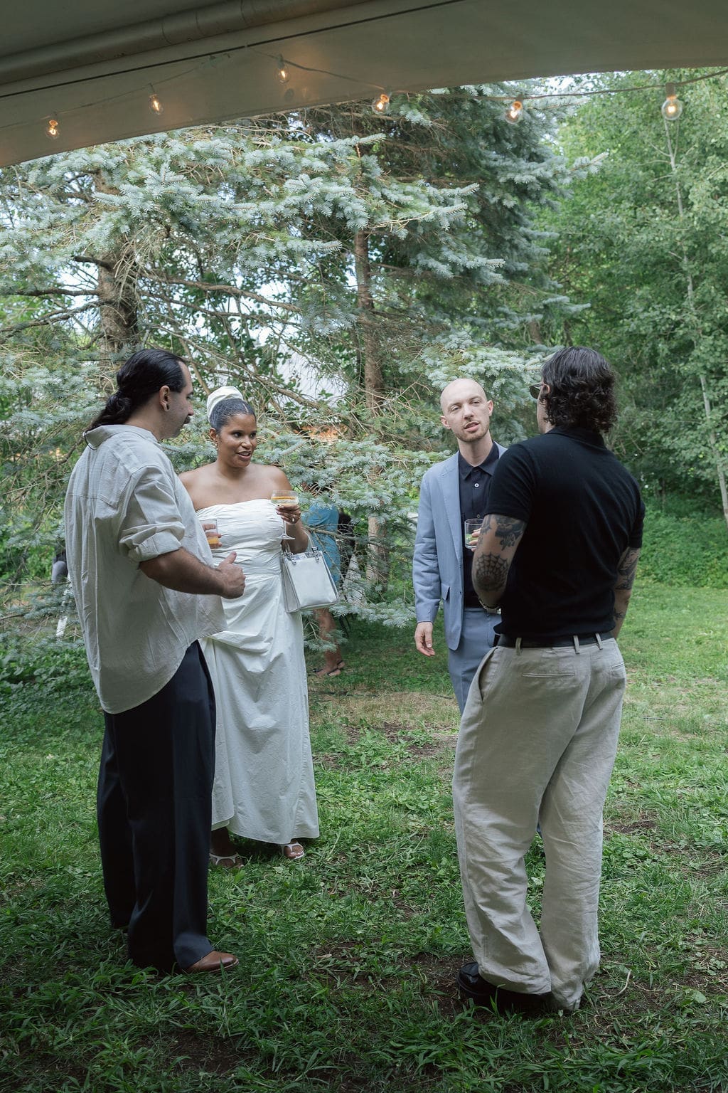 Intimate wedding dinner at Un Momento Bromont in Quebec