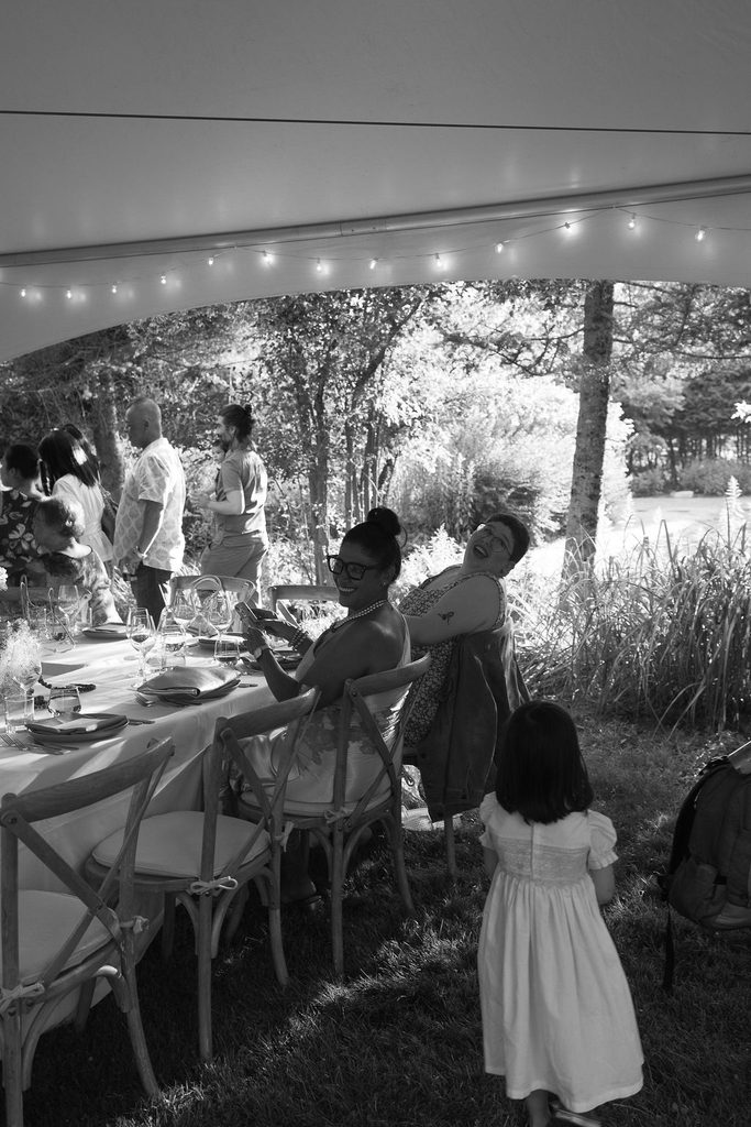 Intimate wedding dinner at Un Momento Bromont in Quebec