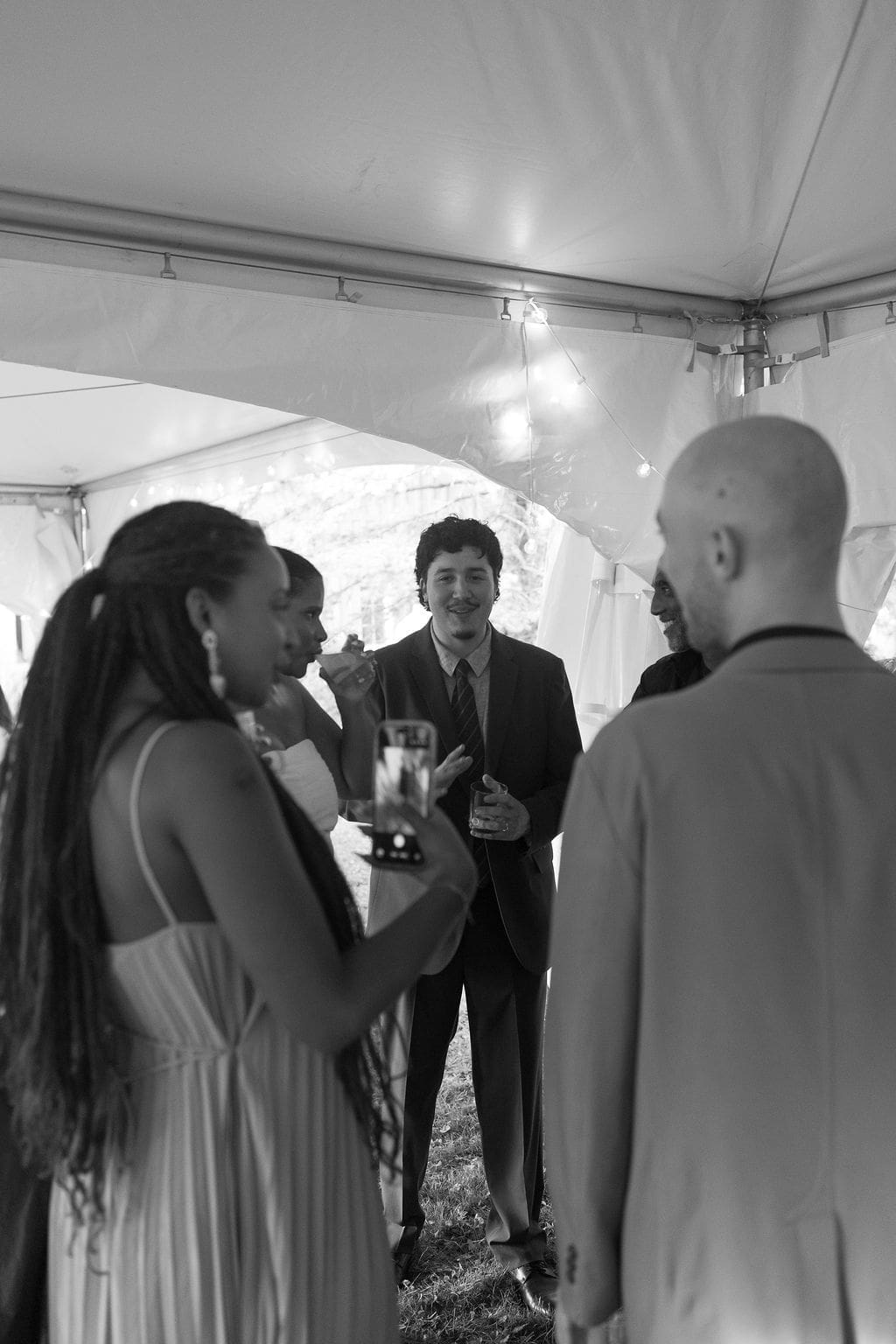 Intimate wedding dinner at Un Momento Bromont in Quebec